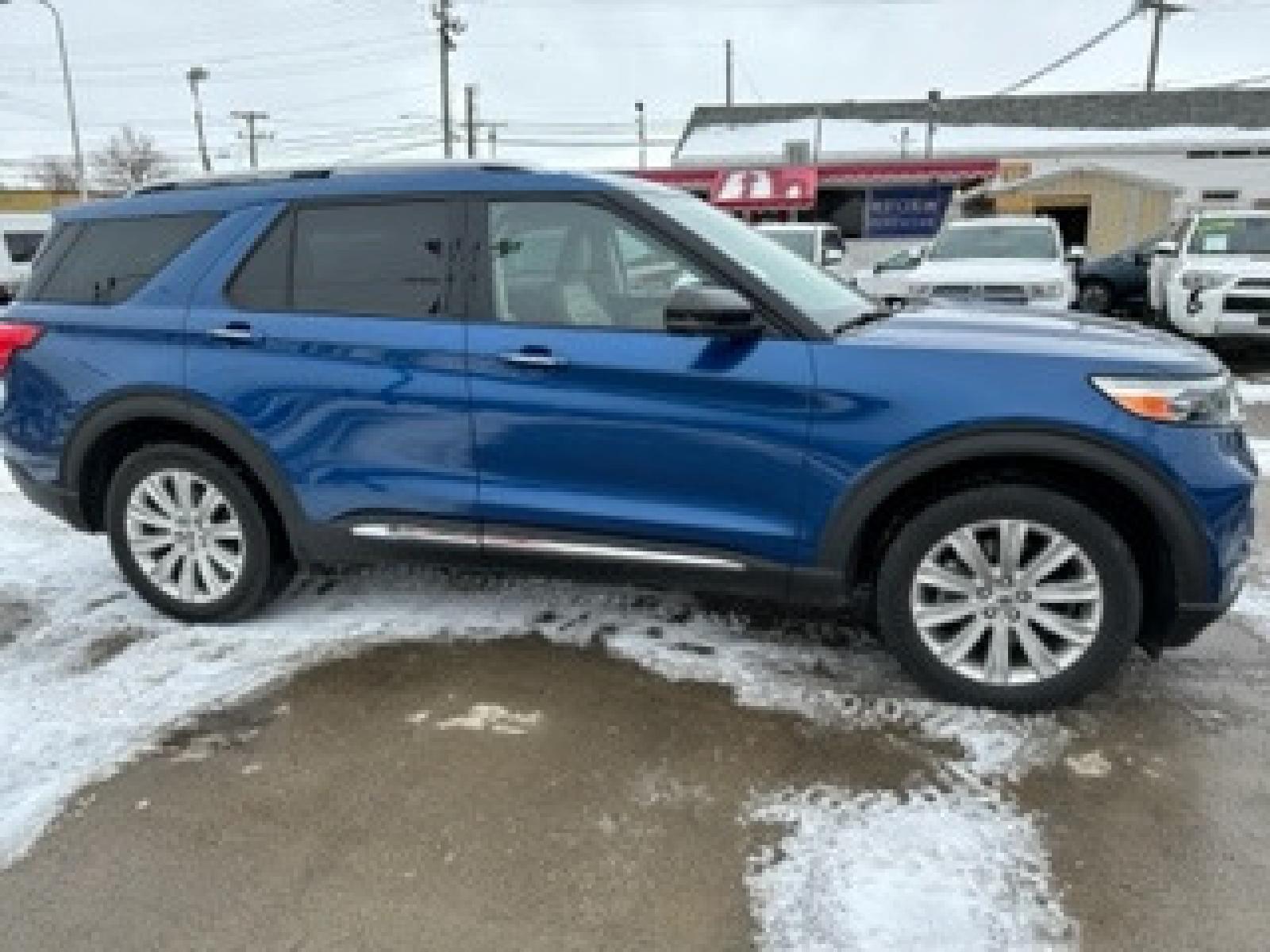 2020 BLUE Ford Explorer Hybrid Limited AWD (1FM5K8FW0LG) with an 3.3L V6 DOHC 24V HYBRID engine, 10A transmission, located at 3200 1st Avenue North, Billings, MT, 59101, (406) 245-9055, 45.779270, -108.510742 - Absolutely Gorgeous Hybrid Luxury Limited AWD SUV. Low Mileage, Power Leather Heated and Cooled Seats, Power Windows, Power Door Locks, Driver Alert System, Alloy Wheels, Roof Rack, Keyless Remote Entry, Active Cruise Control, Tilt Steering Column, 3rd Row Seating, Only 21,200 Miles and Much More! - Photo #3