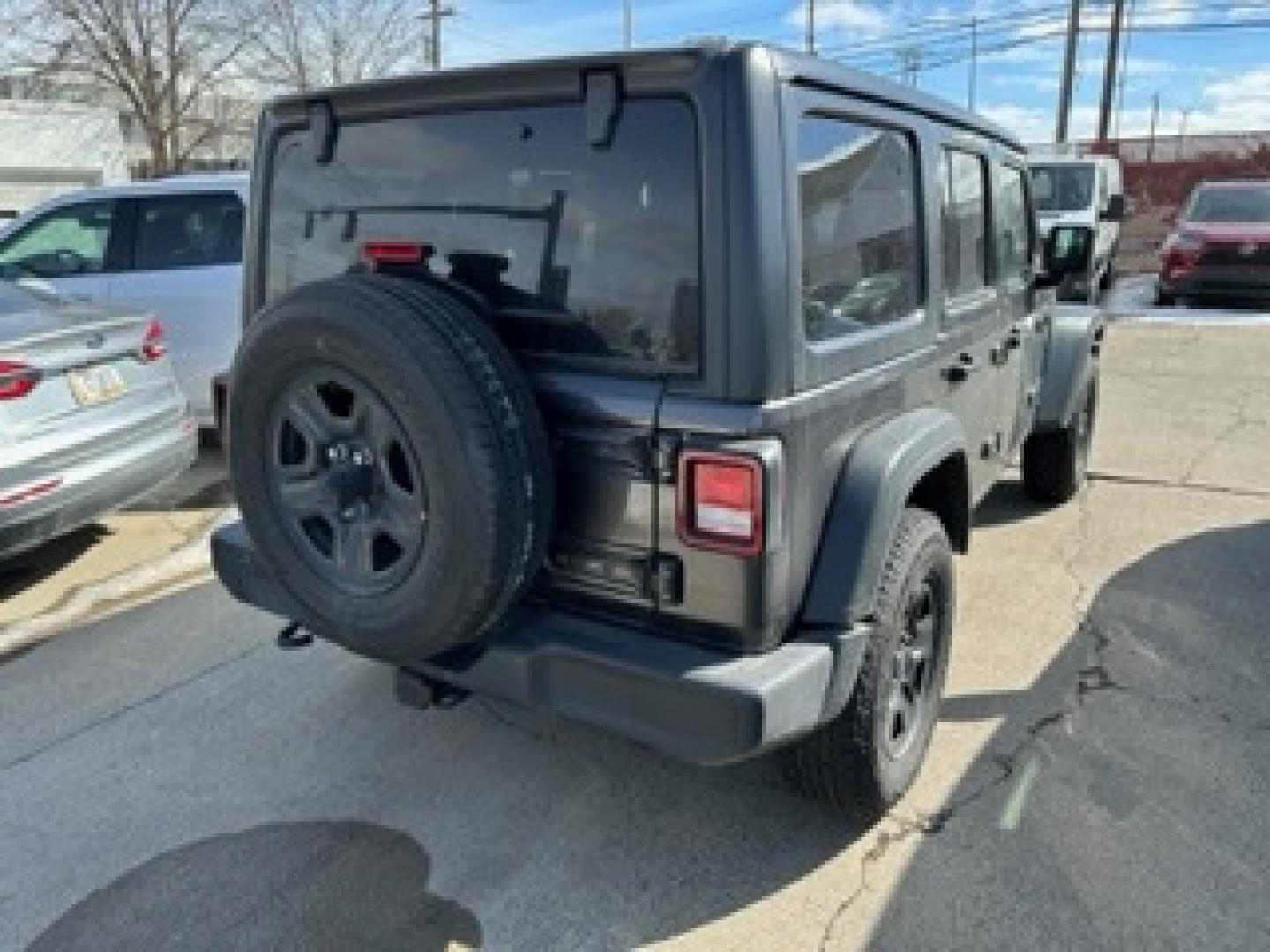 2018 SILVER Jeep Wrangler JK Unlimited Sport (1C4HJXDG8JW) with an 3.6L V6 DOHC 24V FFV engine, 6A transmission, located at 3200 1st Avenue North, Billings, MT, 59101, (406) 245-9055, 45.779270, -108.510742 - Super Sharp Jeep Unlimited Sport 4 door Hardtop! Automatic, 6 Cylinder Engine, Air Conditioning, Sport Package, Rear Mounted Spare Tire, Tow Package, One Owner and Much More! CarFax Dealer. Auto Brokers of Montana/AA&A Auto Rental/Fox Car Rental Billings - Photo#5
