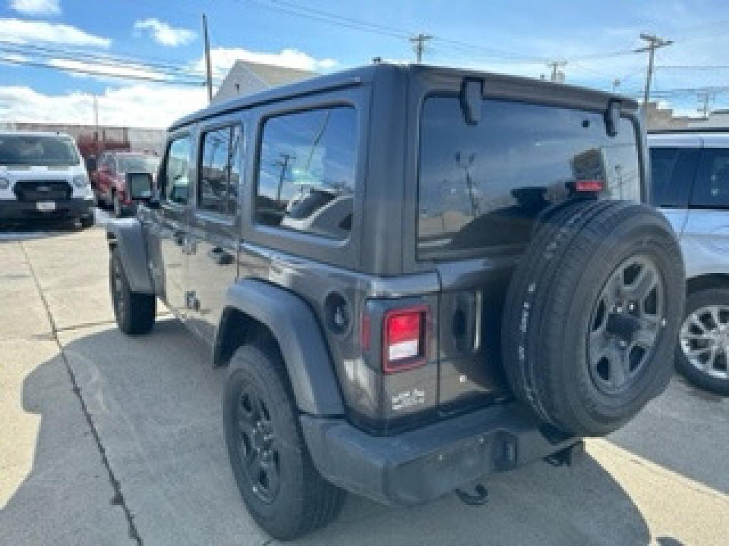 2018 SILVER Jeep Wrangler JK Unlimited Sport (1C4HJXDG8JW) with an 3.6L V6 DOHC 24V FFV engine, 6A transmission, located at 3200 1st Avenue North, Billings, MT, 59101, (406) 245-9055, 45.779270, -108.510742 - Super Sharp Jeep Unlimited Sport 4 door Hardtop! Automatic, 6 Cylinder Engine, Air Conditioning, Sport Package, Rear Mounted Spare Tire, Tow Package, One Owner and Much More! CarFax Dealer. Auto Brokers of Montana/AA&A Auto Rental/Fox Car Rental Billings - Photo#6