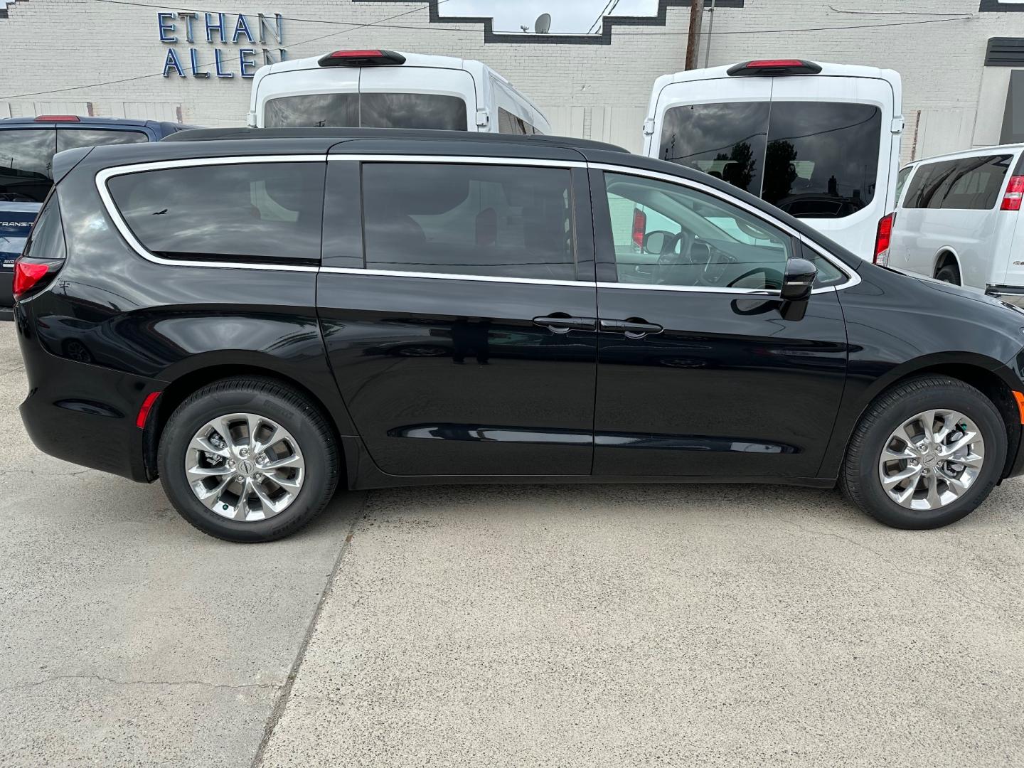 2022 Black Chrysler Pacifica Touring L AWD (2C4RC3BG5NR) with an 3.6L V6 DOHC 24V engine, 9A transmission, located at 3200 1st Avenue North, Billings, MT, 59101, (406) 245-9055, 45.779270, -108.510742 - This is One of Our Luxury Vehicles Available for Rent. Leather, Stow-N-Go Quad Seating, Power Sliding Doors, Power Heated Seats and All Wheel Drive. Auto Brokers of Montana/AA&A Auto Rental/Fox Car Rental Billings - Photo#0