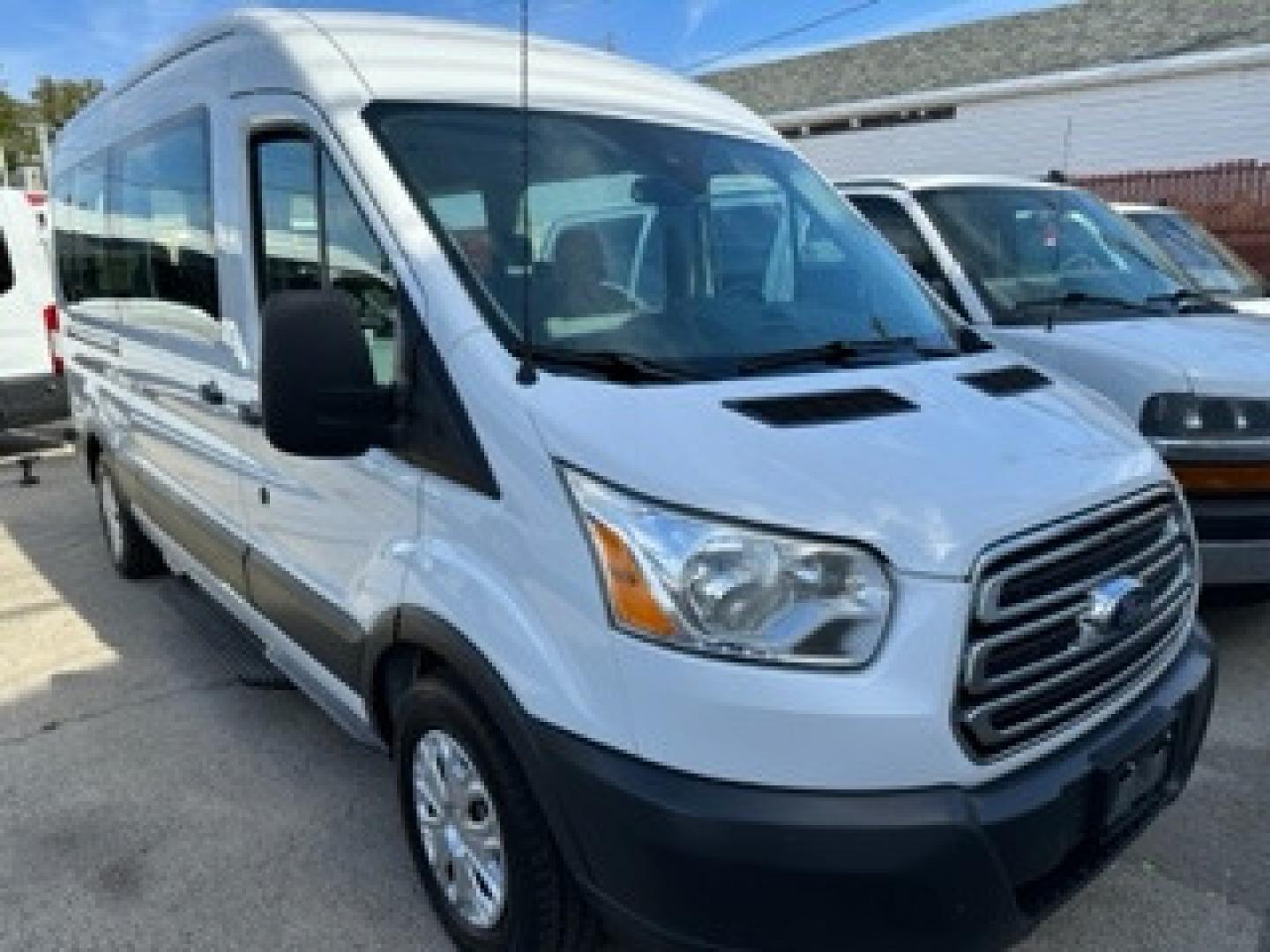 2016 White /Gray Ford Transit 350 Wagon Med. Roof XLT w/Sliding Pass. 148-in. WB (1FBAX2CG3GK) with an 3.5L V6 DOHC 24V engine, 6A transmission, located at 3200 1st Avenue North, Billings, MT, 59101, (406) 245-9055, 45.779270, -108.510742 - FRESH OFF-LEASED AND WELL MAINTAINED! 15 Passenger with Tow Package, Power Windows, Power Door Locks, Passenger Side Running Board, Tilt Steering, Rear A/C and Heat and Much More. CarFax Dealer Auto Brokers of Montana/AA&A Auto Rental/Fox Car Rental in Billings - Photo#2