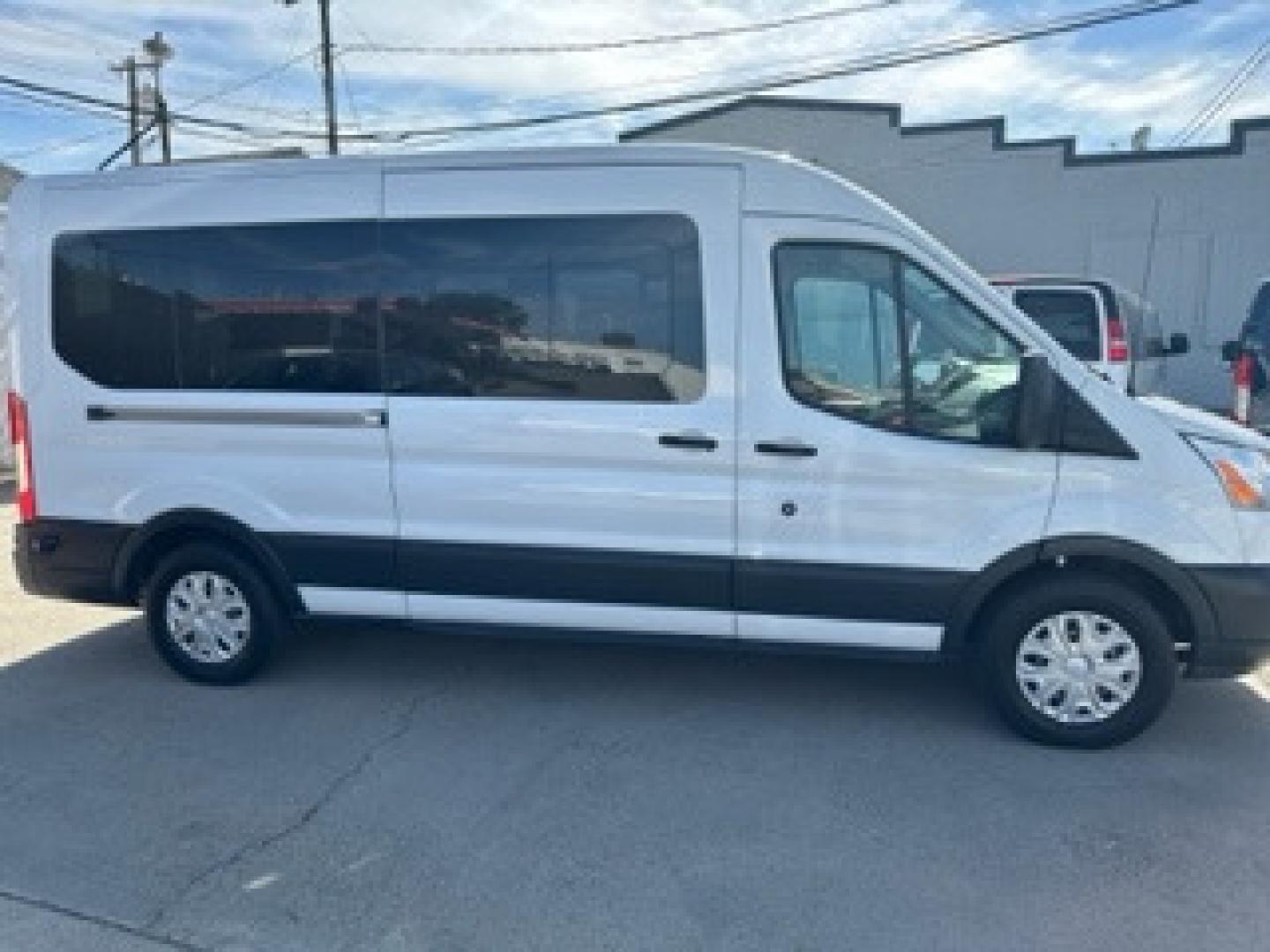 2015 Ford Transit 350 Wagon Mid Roof XLT 60/40 Pass. 148-in. WB (1FBAX2CG5FK) with an 3.5L V6 DOHC 24V engine, 6-Speed Automatic transmission, located at 3200 1st Avenue North, Billings, MT, 59101, (406) 245-9055, 45.779270, -108.510742 - FRESH OFF-LEASED AND WELL MAINTAINED! 15 Passenger with Tow Package, Power Windows, Power Door Locks, Passenger Side Running Board, Tilt Steering, Rear A/C and Heat and Much More. CarFax Dealer Auto Brokers of Montana/AA&A Auto Rental/Fox Car Rental in Billings - Photo#4
