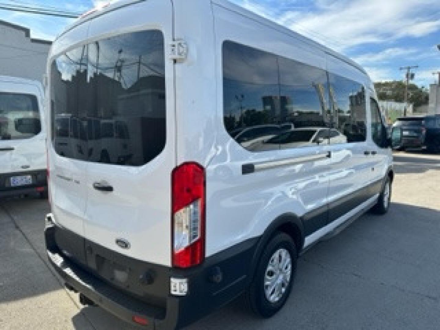 2015 Ford Transit 350 Wagon Mid Roof XLT 60/40 Pass. 148-in. WB (1FBAX2CG5FK) with an 3.5L V6 DOHC 24V engine, 6-Speed Automatic transmission, located at 3200 1st Avenue North, Billings, MT, 59101, (406) 245-9055, 45.779270, -108.510742 - FRESH OFF-LEASED AND WELL MAINTAINED! 15 Passenger with Tow Package, Power Windows, Power Door Locks, Passenger Side Running Board, Tilt Steering, Rear A/C and Heat and Much More. CarFax Dealer Auto Brokers of Montana/AA&A Auto Rental/Fox Car Rental in Billings - Photo#5