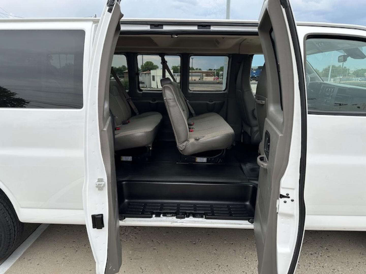 2020 White /Beige Cloth GMC Savana LT 3500 Ext. (1GJZ7PFG8L1) with an 6.0L V8 OHV 16V FFV engine, 6A transmission, located at 3200 1st Avenue North, Billings, MT, 59101, (406) 245-9055, 45.779270, -108.510742 - Super Hard to Find! One of Our 15 Passenger Vans that Just Came Off-Lease with Low Mileage, Power Windows, Power Door Locks, Rear Air Conditioning, Rear Heat, Tilt Steering Column, Cruise Control, Has a Tow Hitch, 6.0 Liter V8 and Only 47,000 Miles! CarFax Dealer. Auto Brokers of Montana/AA&A Aut - Photo#11