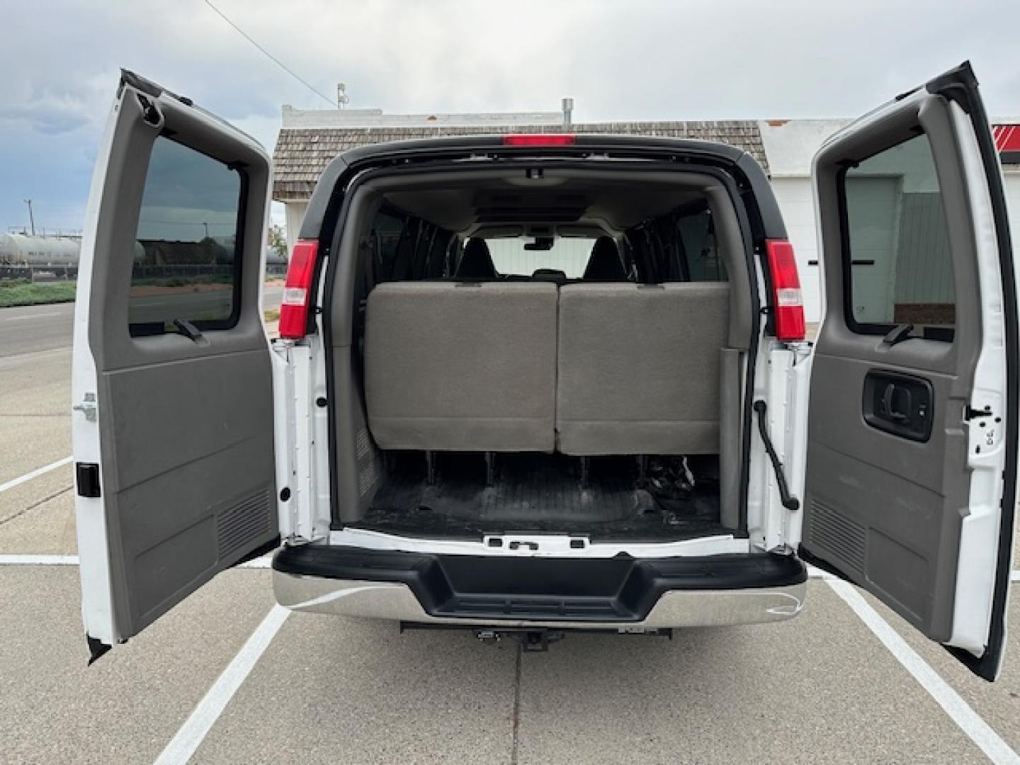 2020 White /Beige Cloth GMC Savana LT 3500 Ext. (1GJZ7PFG8L1) with an 6.0L V8 OHV 16V FFV engine, 6A transmission, located at 3200 1st Avenue North, Billings, MT, 59101, (406) 245-9055, 45.779270, -108.510742 - Super Hard to Find! One of Our 15 Passenger Vans that Just Came Off-Lease with Low Mileage, Power Windows, Power Door Locks, Rear Air Conditioning, Rear Heat, Tilt Steering Column, Cruise Control, Has a Tow Hitch, 6.0 Liter V8 and Only 47,000 Miles! CarFax Dealer. Auto Brokers of Montana/AA&A Aut - Photo#13