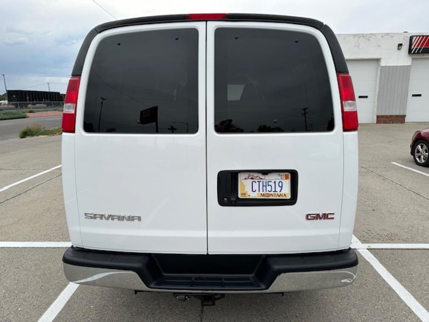 2020 White /Beige Cloth GMC Savana LT 3500 Ext. (1GJZ7PFG8L1) with an 6.0L V8 OHV 16V FFV engine, 6A transmission, located at 3200 1st Avenue North, Billings, MT, 59101, (406) 245-9055, 45.779270, -108.510742 - Super Hard to Find! One of Our 15 Passenger Vans that Just Came Off-Lease with Low Mileage, Power Windows, Power Door Locks, Rear Air Conditioning, Rear Heat, Tilt Steering Column, Cruise Control, Has a Tow Hitch, 6.0 Liter V8 and Only 47,000 Miles! CarFax Dealer. Auto Brokers of Montana/AA&A Aut - Photo#5