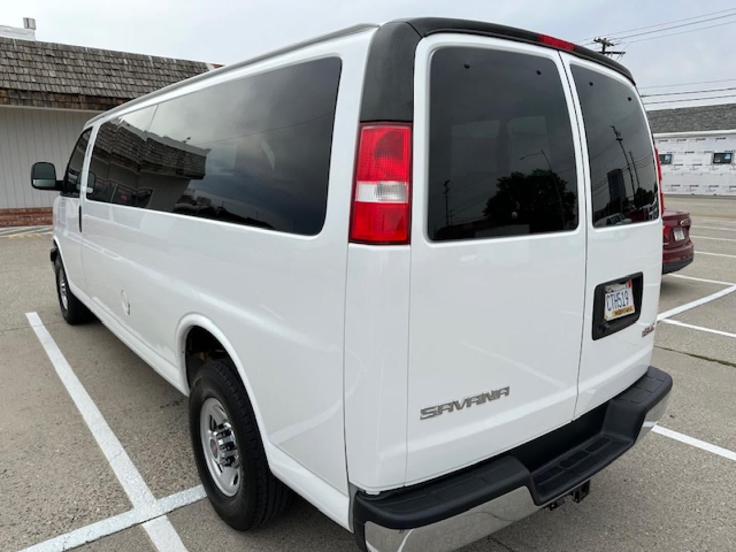 2020 White /Beige Cloth GMC Savana LT 3500 Ext. (1GJZ7PFG8L1) with an 6.0L V8 OHV 16V FFV engine, 6A transmission, located at 3200 1st Avenue North, Billings, MT, 59101, (406) 245-9055, 45.779270, -108.510742 - Super Hard to Find! One of Our 15 Passenger Vans that Just Came Off-Lease with Low Mileage, Power Windows, Power Door Locks, Rear Air Conditioning, Rear Heat, Tilt Steering Column, Cruise Control, Has a Tow Hitch, 6.0 Liter V8 and Only 47,000 Miles! CarFax Dealer. Auto Brokers of Montana/AA&A Aut - Photo#6