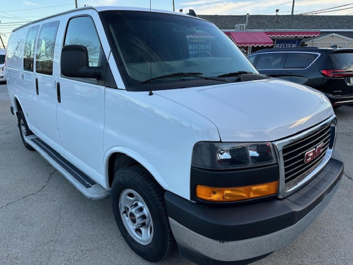 2022 White /Gray GMC Savana G2500 Cargo (1GTW7AFP6N1) with an 4.3L V6 engine, 6A transmission, located at 3200 1st Avenue North, Billings, MT, 59101, (406) 245-9055, 45.779270, -108.510742 - One Owner, Off-Lease 3/4 Ton Cargo Van. Bulk Head, Running Boards, Tilt Steering, Power Windows, Air Conditioning, Rear Cargo Floor Mat, 4.3 V6, and Only 27,000 Miles! CarFAx Dealer Auto Brokers of Montana/AA&A Auto Rental/Fox CAr Rental Billings - Photo#2