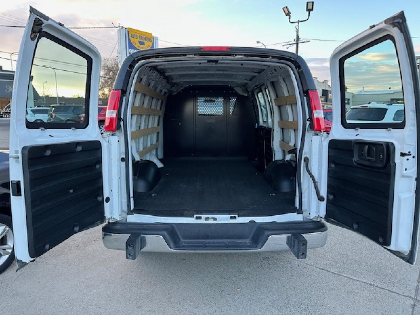 2022 White /Gray GMC Savana G2500 Cargo (1GTW7AFP6N1) with an 4.3L V6 engine, 6A transmission, located at 3200 1st Avenue North, Billings, MT, 59101, (406) 245-9055, 45.779270, -108.510742 - One Owner, Off-Lease 3/4 Ton Cargo Van. Bulk Head, Running Boards, Tilt Steering, Power Windows, Air Conditioning, Rear Cargo Floor Mat, 4.3 V6, and Only 27,000 Miles! CarFAx Dealer Auto Brokers of Montana/AA&A Auto Rental/Fox CAr Rental Billings - Photo#13